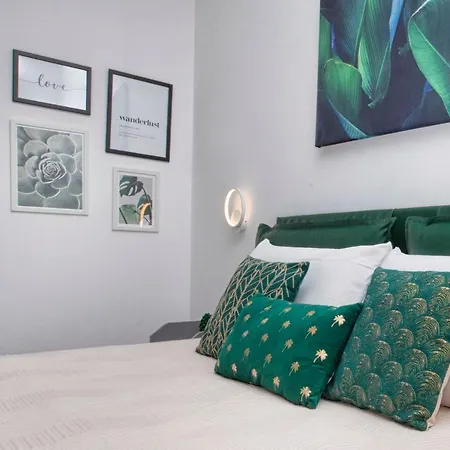 Millie's Place 4*
