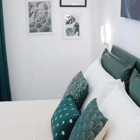 Millie's Place 4*